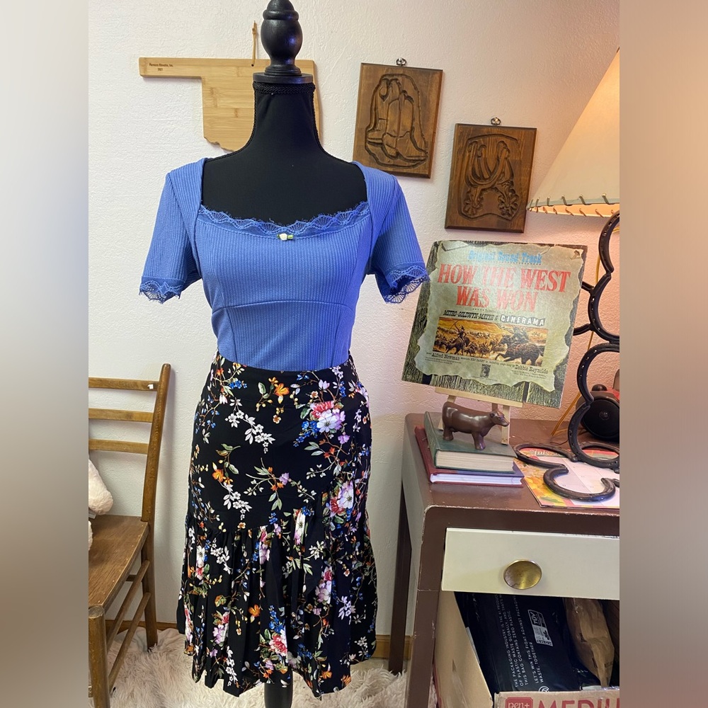 Cider Blue Ribbed Crop Top Soft Girl Outfit W/ Flowy Ruffle Floral Skirt MEDIUM